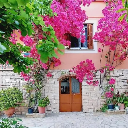 Alexandros 2 By Frangki Apartment *